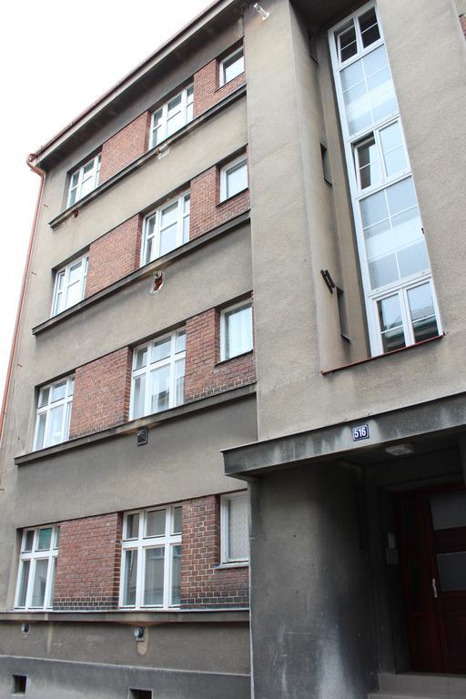 Apartman Doma Йичин Экстерьер фото