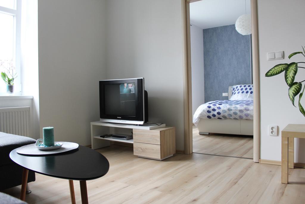 Apartman Doma Йичин Экстерьер фото